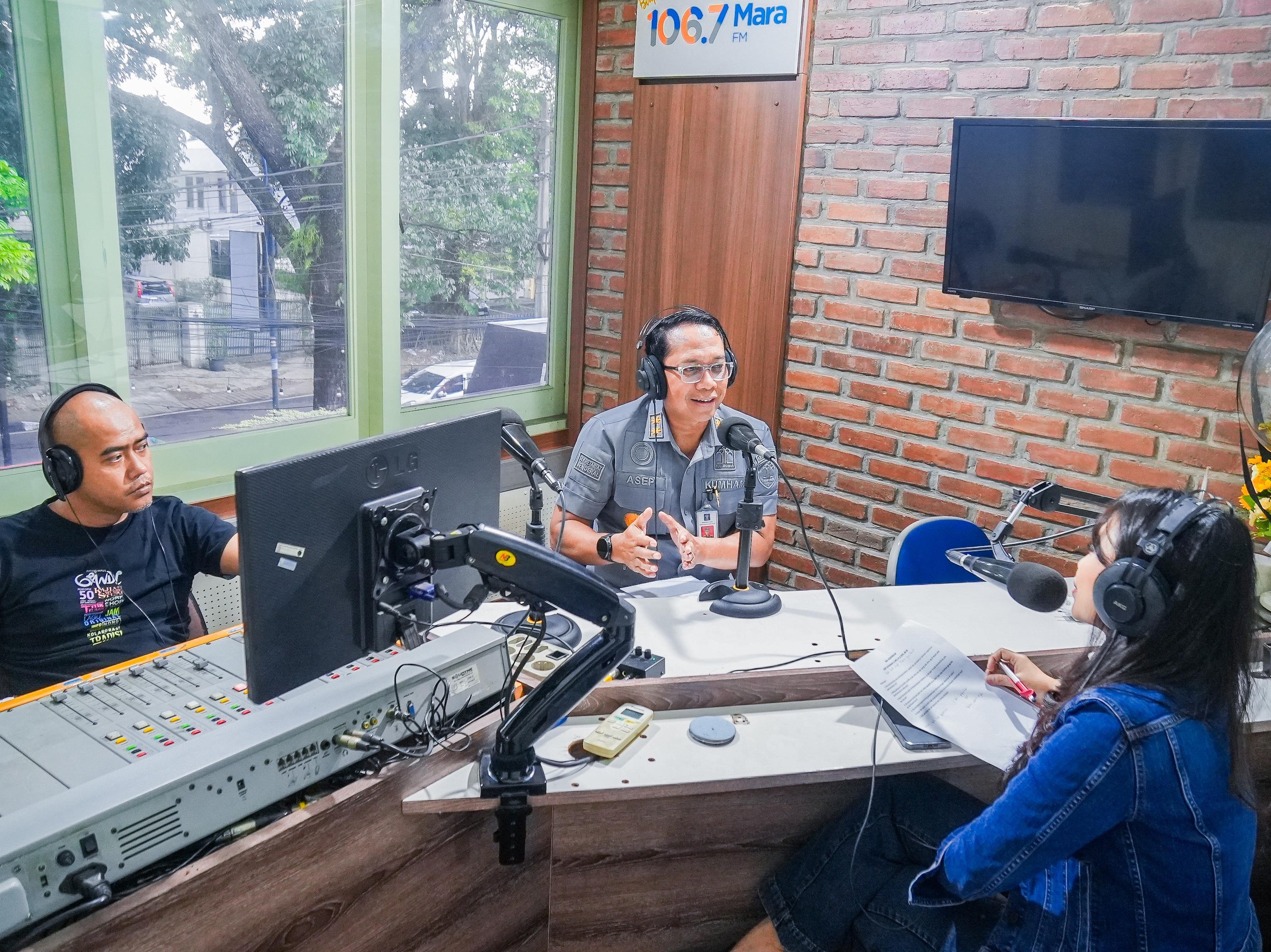Kanwil Kemenkum Jabar Edukasi Masyarakat Lewat Talkshow Mara FM: Lindungi Kekayaan Intelektual Anda!