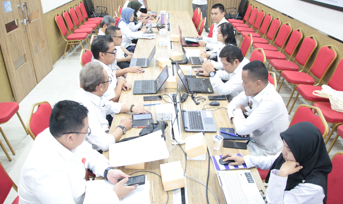 Kemenkum Jabar Harmonisasikan Raperda Tentang Perusahaan Perseroan Daerah Bank Perekonomian Rakyat Kota Cirebon